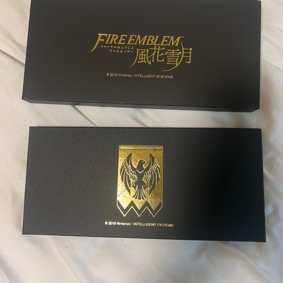 Limited Edition Fire Emblem Edelgard Watch - Picture 4 of 4